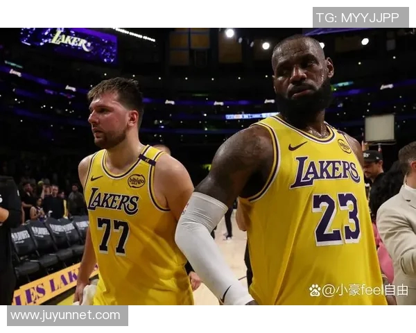 威少与湖人之间的矛盾升级引发球迷热议情绪对抗背后的深层原因分析