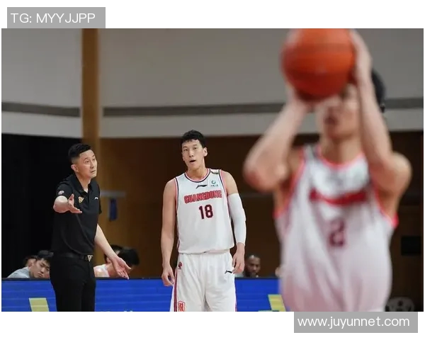 广东东莞男篮迎战深圳队全力争胜展现篮球激情与团队精神 广东东莞男篮迎战深圳队全力争胜展现篮球激情与团队精神