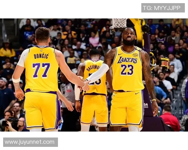 湖人队与掘金队在九月二十一日的精彩对决回顾与分析