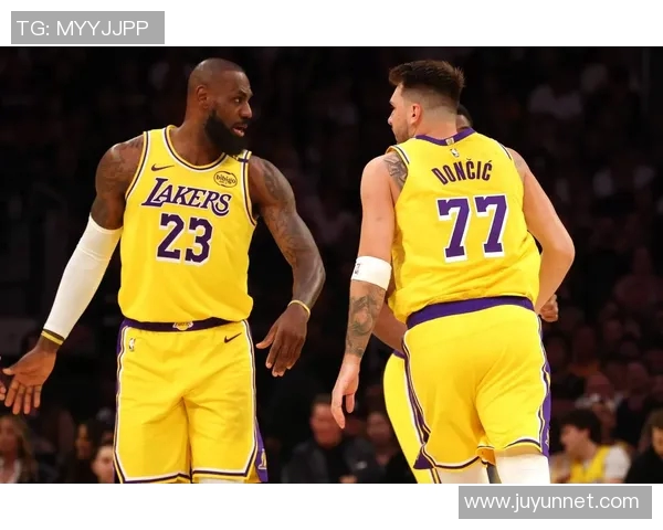 爵士与湖人经典对决重播回顾精彩瞬间与赛场英雄表现