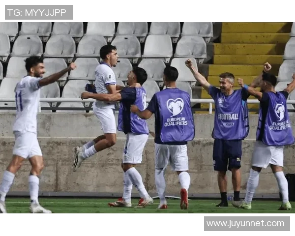 罗马尼亚与哈萨克的精彩对决揭示了足球战术与团队合作的重要性 罗马尼亚与哈萨克的精彩对决揭示了足球战术与团队合作的重要性