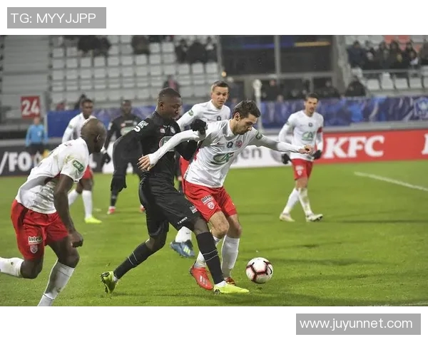 南锡与格勒诺布对决分析:战术布局与球员表现全面解读 南锡与格勒诺布对决分析:战术布局与球员表现全面解读