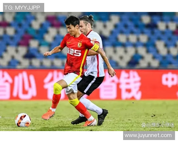 重庆足球队强势领跑锦标赛积分榜积分高达90分引发关注